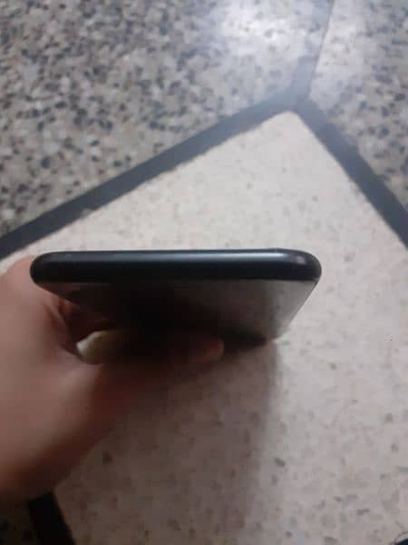 iphone 7 in 10/8 condition 5