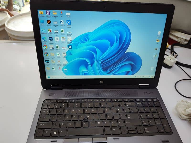 HP ZBOOK 15 Work station 1