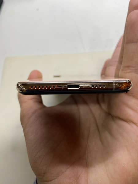 iphone xsmax 64gp condition 10/8 lcd change pta approved 4