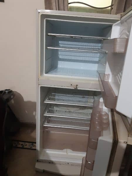 Dawlance used fridge 7