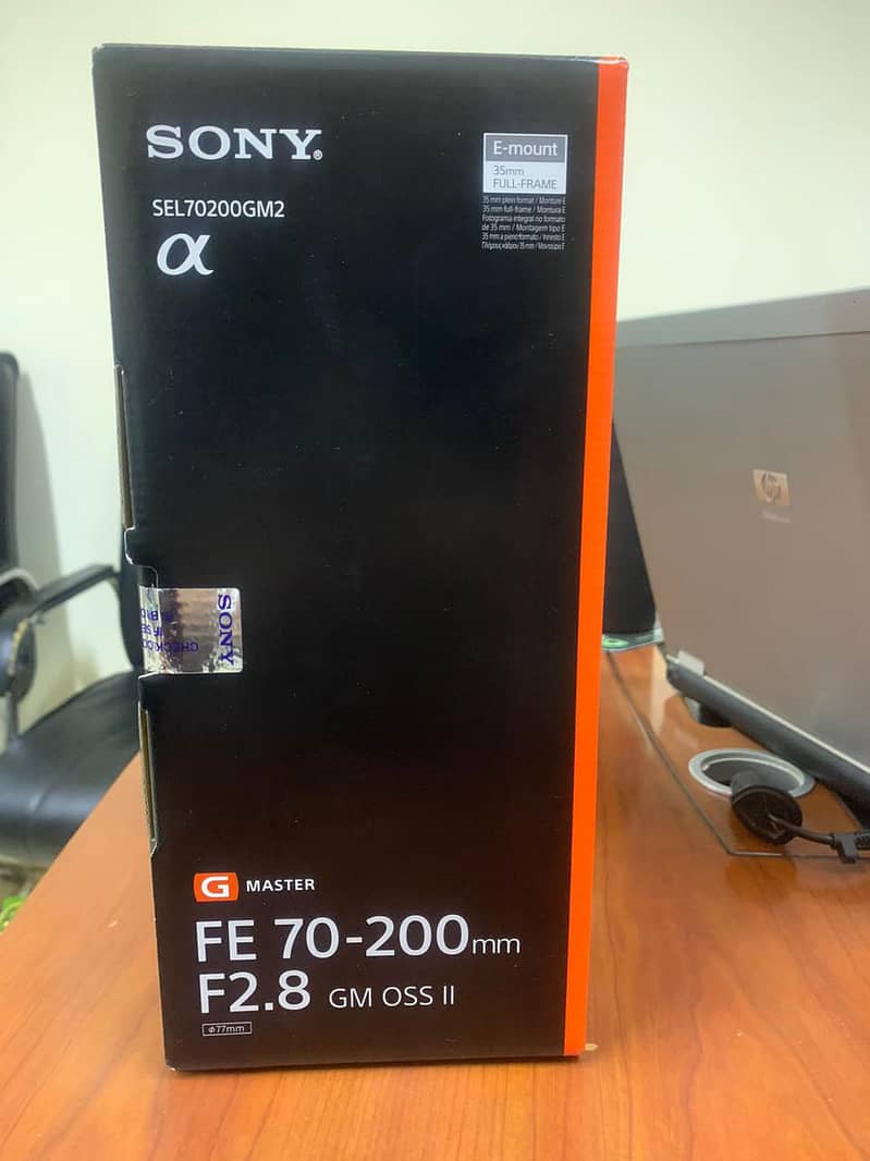 EF Sony 70 200 GM OSS ii Box Pack 1