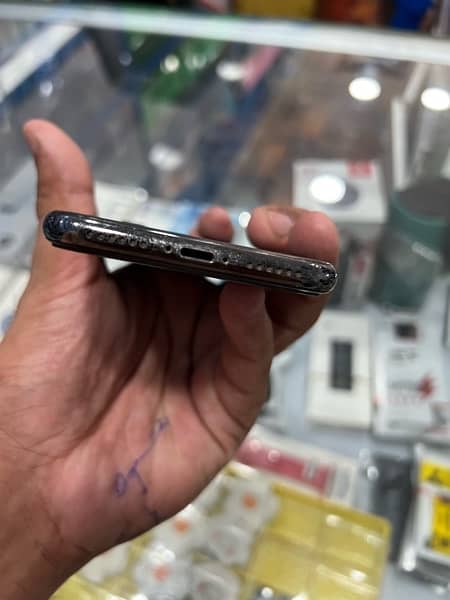 iPhone X, 256GB, Black - Excellent Condition 6