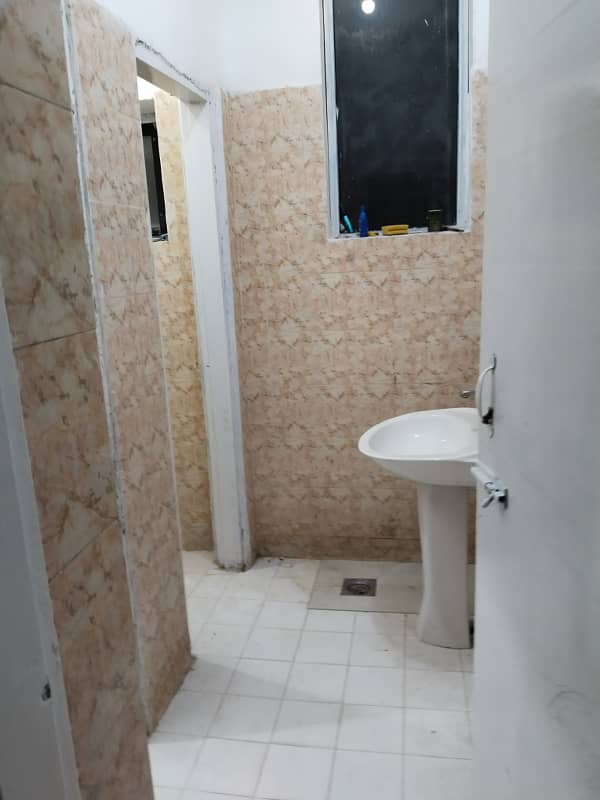 FOR RENT 2 BHK G 11/ 3 0