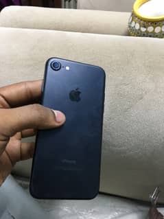 iPhone 7 128gb pta approved 17000 Fnf hn isy km Waly msg na kryy