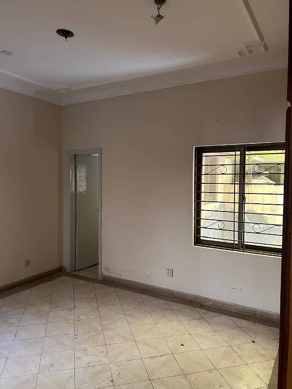 10 MARLA HOUSE AVAILABLE FOR RENT IN TRICON VILLAGE 3