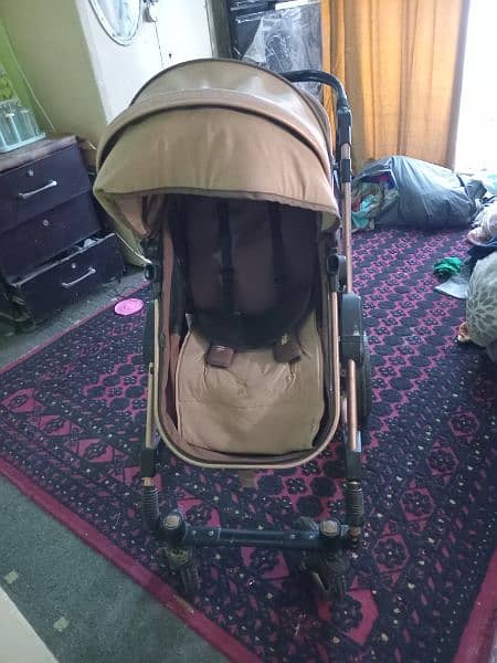 PRAM  : 1 year used pram 5