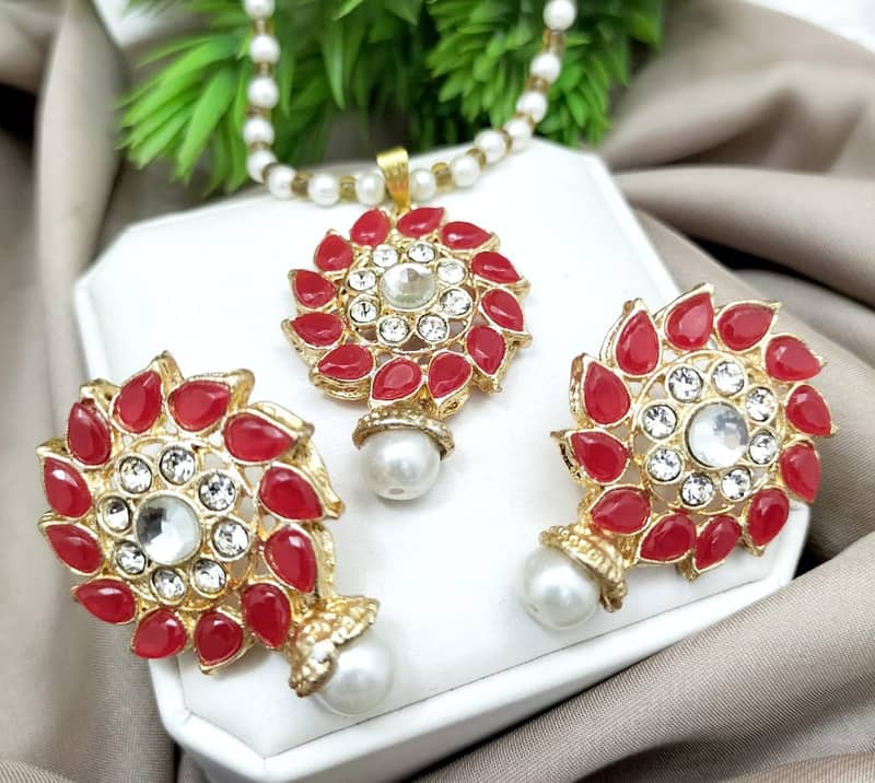 Girls wear fancy jewellry set 0