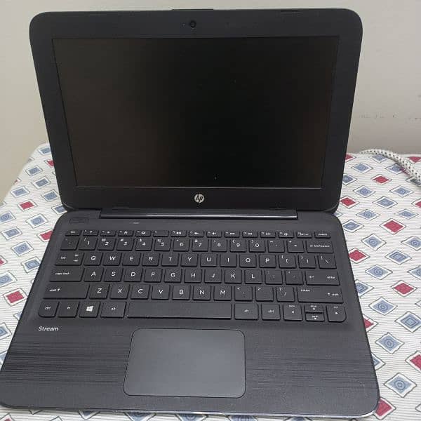 hp Celeron stream laptop 0