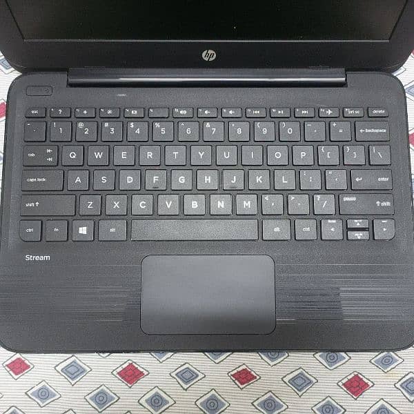 hp Celeron stream laptop 1