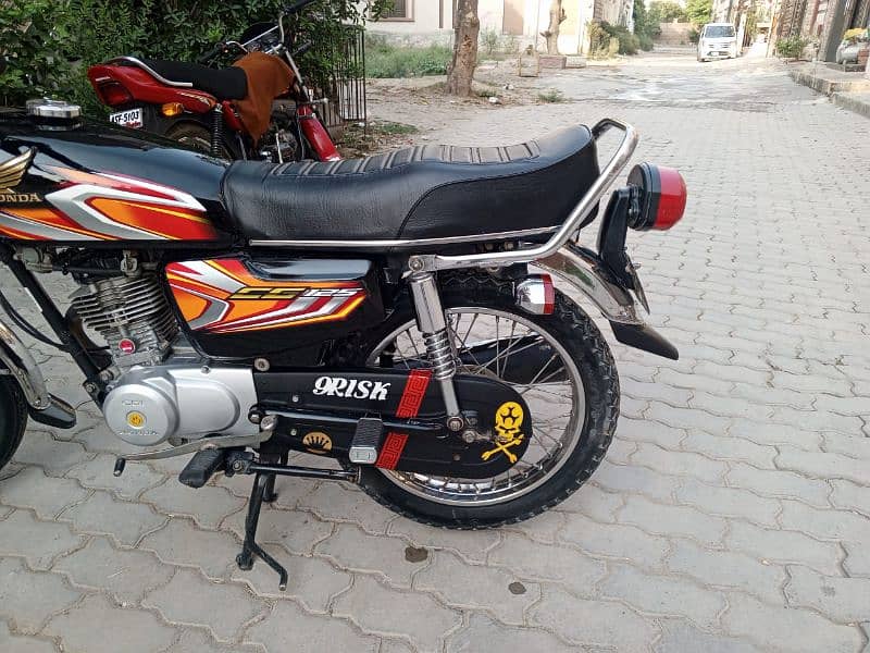 honda 125 modal 22 number all Punjab 6