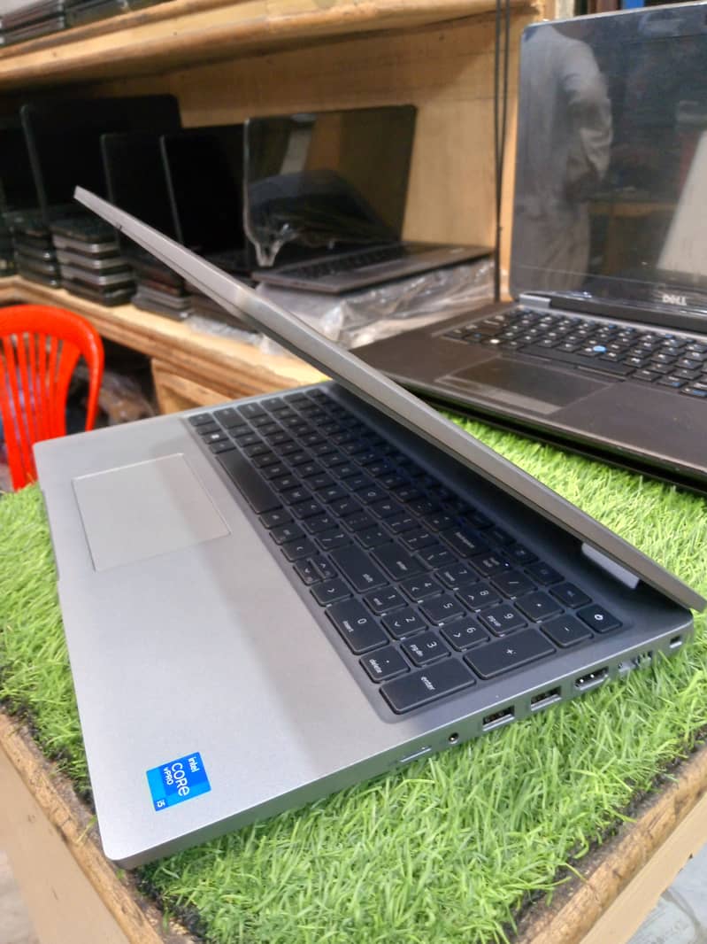 Dell latitude 5520 corei5 11gen 1