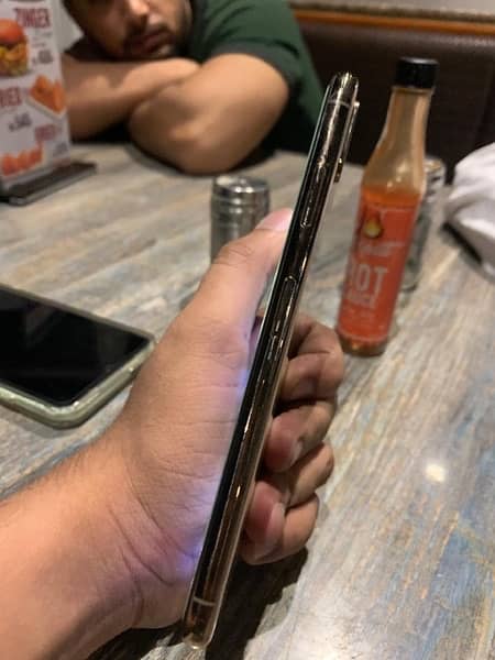 Iphone xs max Brand new condition 3