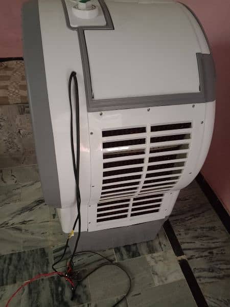 AC- DC ROOM COOLER. used only for 7 days 1