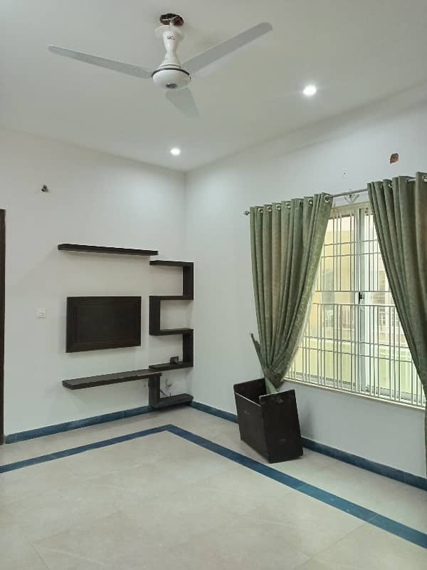 Neet and clean 16 Marla 3 bedroom attach washroom upper portion for rent Prime location demand 120000 5