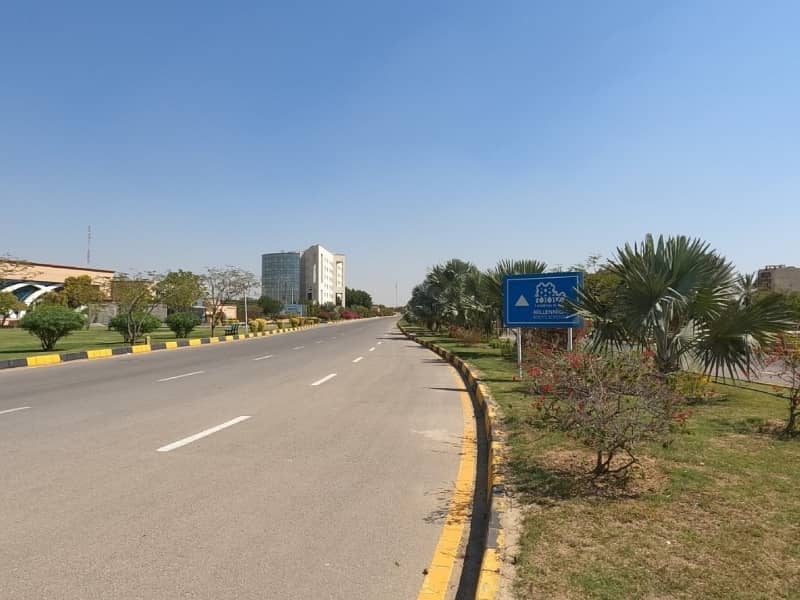 In Karachi You Can Find The Perfect Prime Location Residential Plot For sale 2