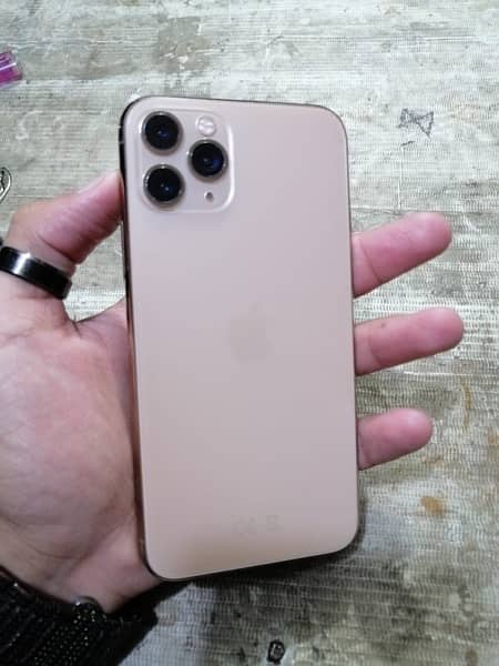 Iphone 11 Pro factory unlock EXCHANGE POSSiBLE 3