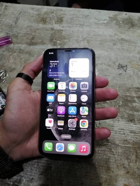 Iphone 11 Pro factory unlock EXCHANGE POSSiBLE 6