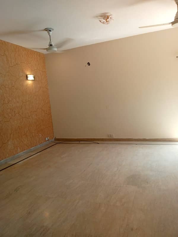 3bedroom 1 Kanal Upper Portion For Rent In DHA Phase 1 d BLOCK 8