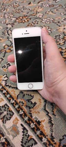 iphone se 2016 in best condition 8