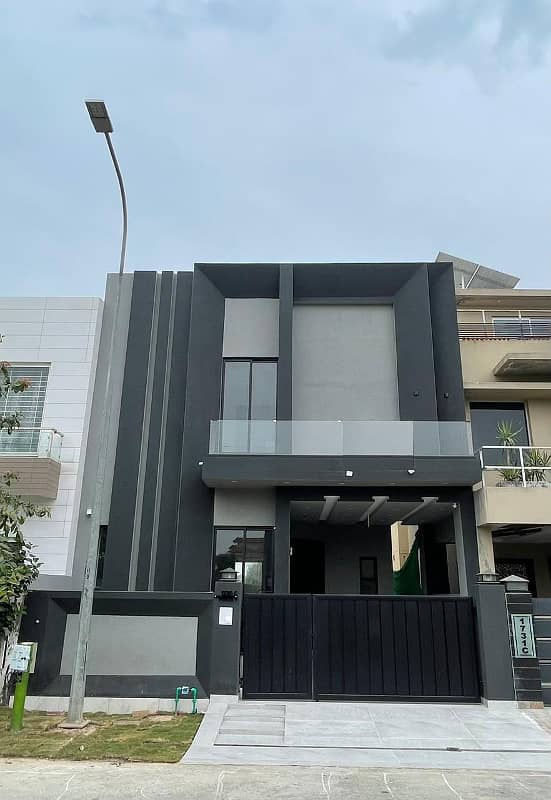 Brand New 5 Marla Modern Design House for Sale Near Park 9