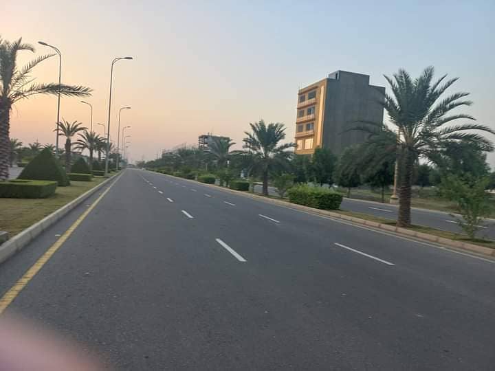 Bahria orchard 5.5 marla possession utility extra land paid near Jati umrah road 2