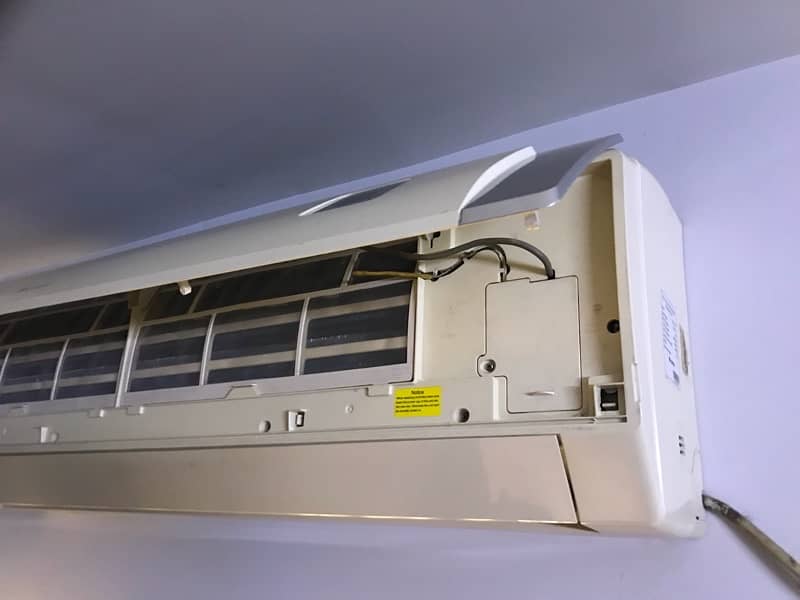 Gree 2 ton Split ac for sale. NORMAL SPLIT. non inverter. 4