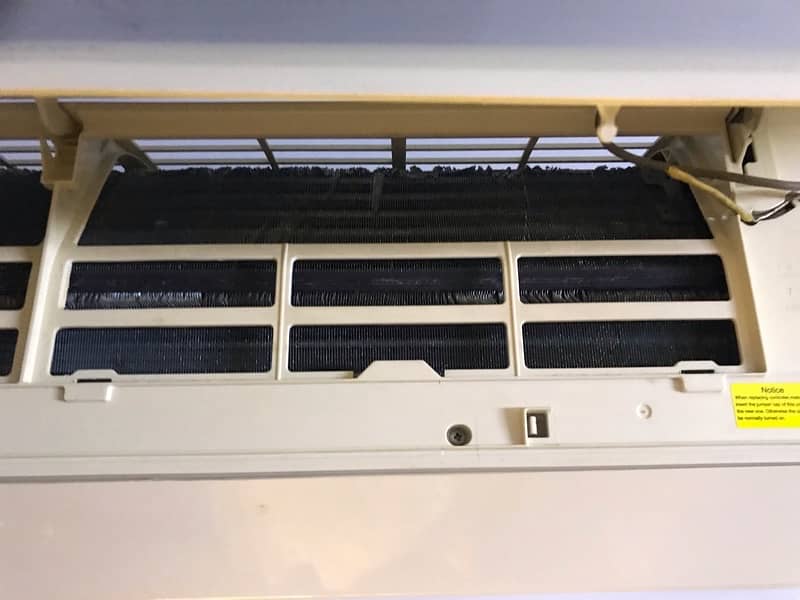 Gree 2 ton Split ac for sale. NORMAL SPLIT. non inverter. 6