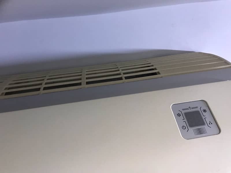 Gree 2 ton Split ac for sale. NORMAL SPLIT. non inverter. 8