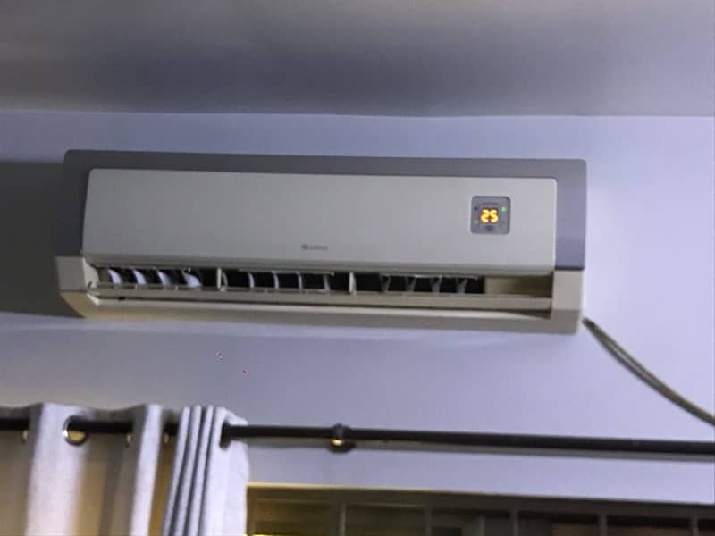 Gree 2 ton Split ac for sale. NORMAL SPLIT. non inverter. 9