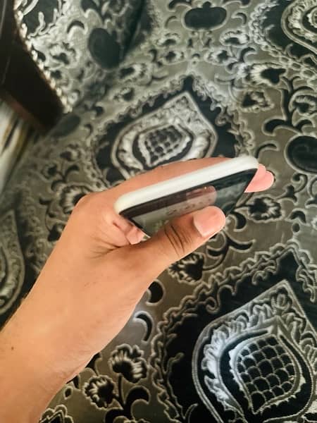 iPhone SE 2020 condition 10/9.5 64gb factory unlock battery health 84 5