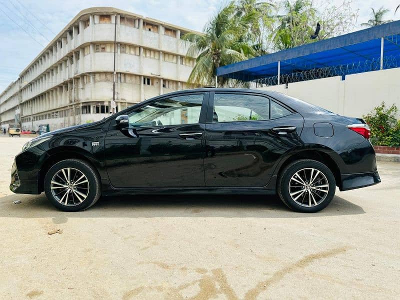 Toyota Corolla Altis 2021 Reg 2022 SR Black Colour B2B Orignal Brand 7