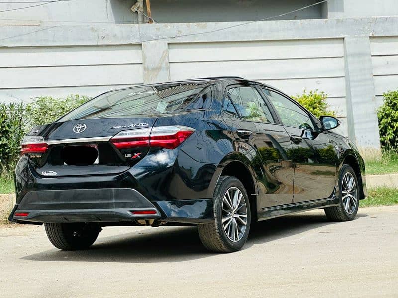 Toyota Corolla Altis 2021 Reg 2022 SR Black Colour B2B Orignal Brand 9