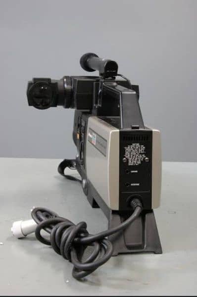 vintage video cam Hitachi Vk_c850 Saticon vamera 1