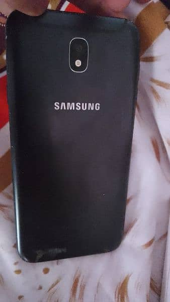 Samsung Galaxy j7 pro 3