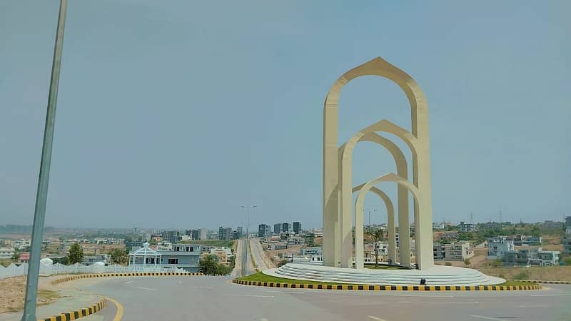 Liaqat Ali Boulevard Top Heighted Location 1 Kanal Plot Available For Sale In DHA Phase 5 Islamabad 0