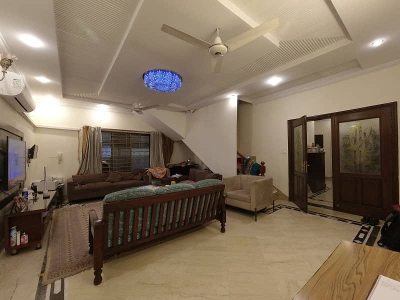 Main Boulevard 1 Kanal Corner House Available For Sale in Bahria Town Rawalpindi 4