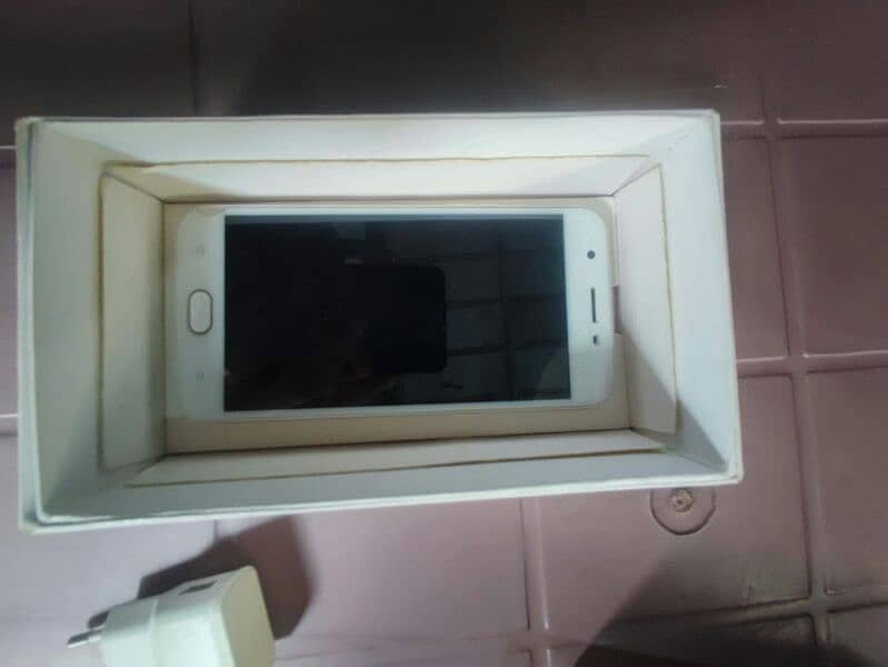 oppo A57 in used condition 8
