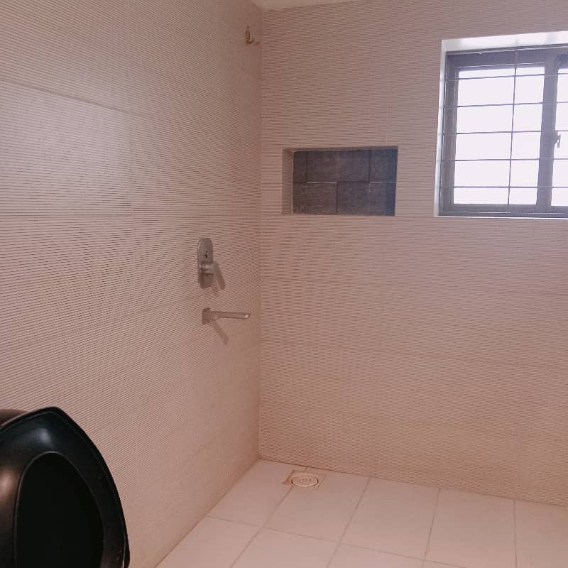 Hot Look 1 Kanal Lower Portion Available For Rent in DHA Phase 3 Block W 32