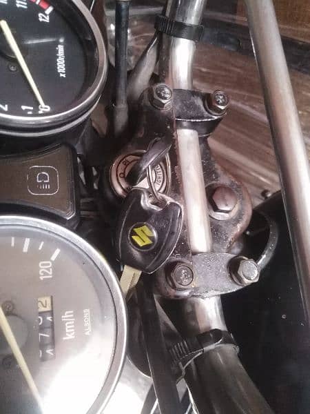 suzuki GS 150 genuine bike all files cliar good condition 4