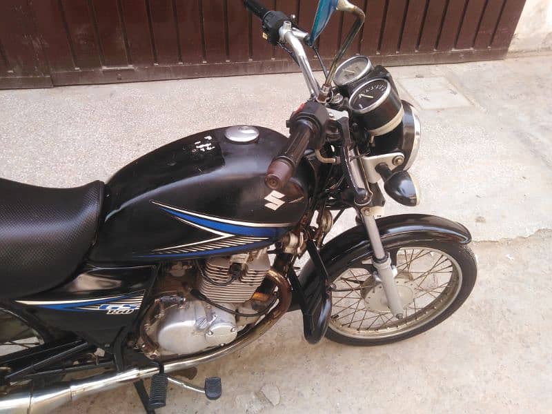 suzuki GS 150 genuine bike all files cliar good condition 6