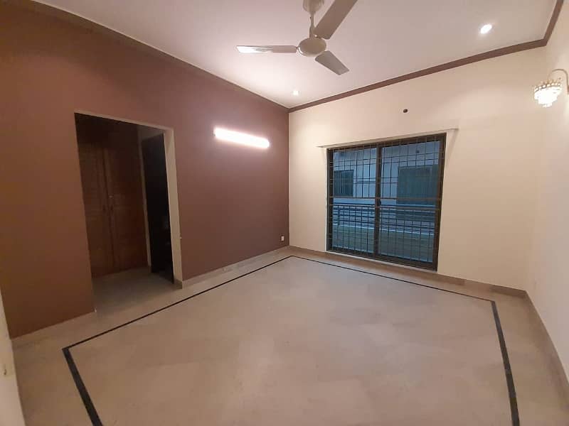 One Kanal Fully Renovated 3 Beds Upper Portion For Rent In Phase 4, DHA. 15