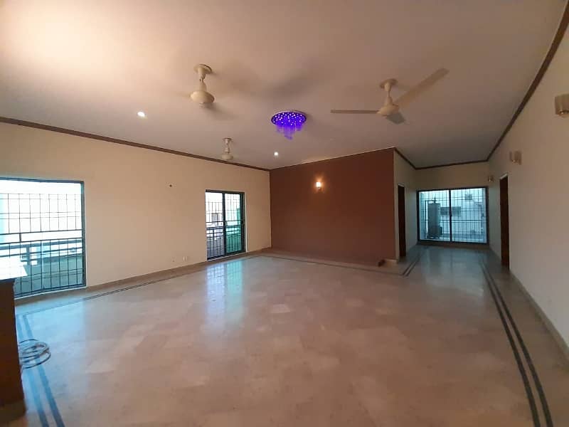 One Kanal Fully Renovated 3 Beds Upper Portion For Rent In Phase 4, DHA. 16