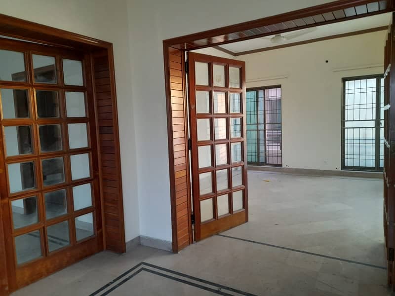 One Kanal Fully Renovated 3 Beds Upper Portion For Rent In Phase 4, DHA. 18