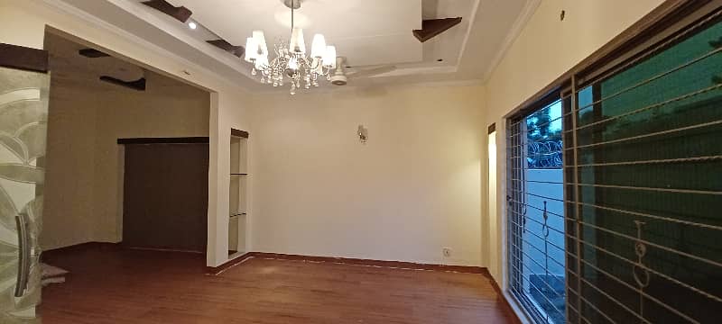 10 Marla Fully Renovated 4 Beds House For Rent In Phase 5, DHA. 5