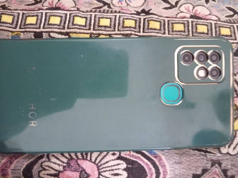 infinix hot 10 condition 10/9  box and charjer not available 4