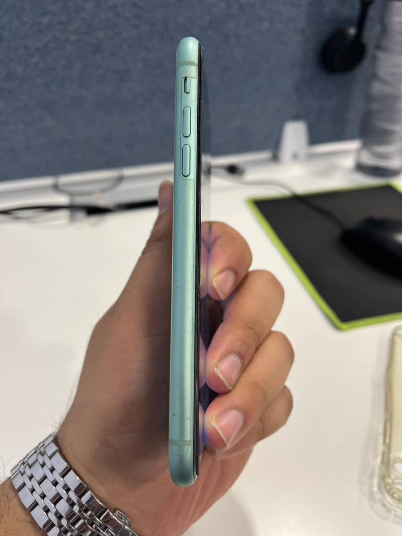 Iphone 11 PTA approved 64 Gb Sealed 1