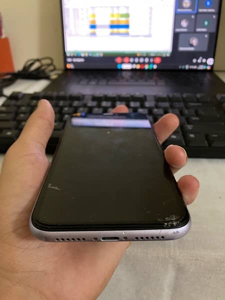 iPhone 11 jv 64gb READ AD 6