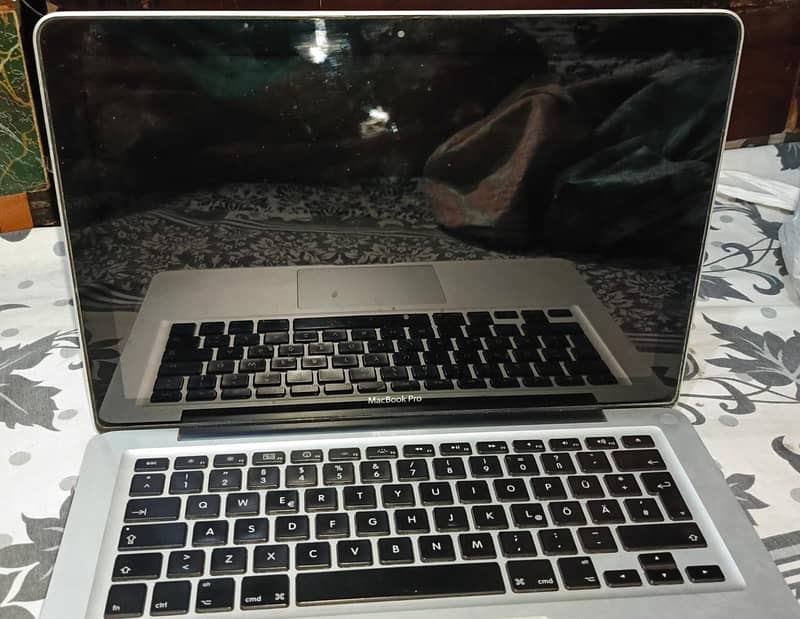 MAC BOOK PRO 2009 4