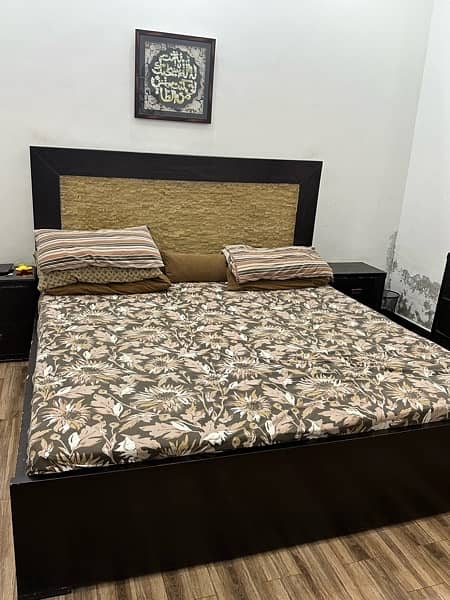 Bed set in Very good condition 6