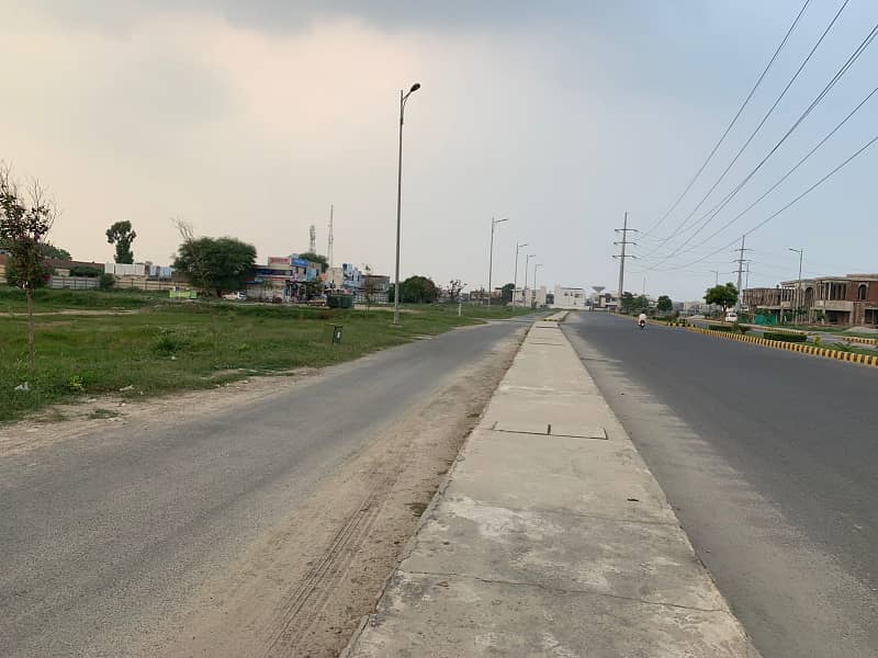 KANAL PLOT AT MAIN 80 - FT WIDE ROAD 2